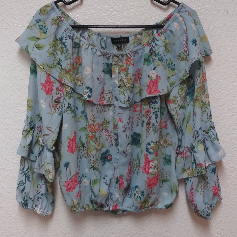 Women's Small Tops